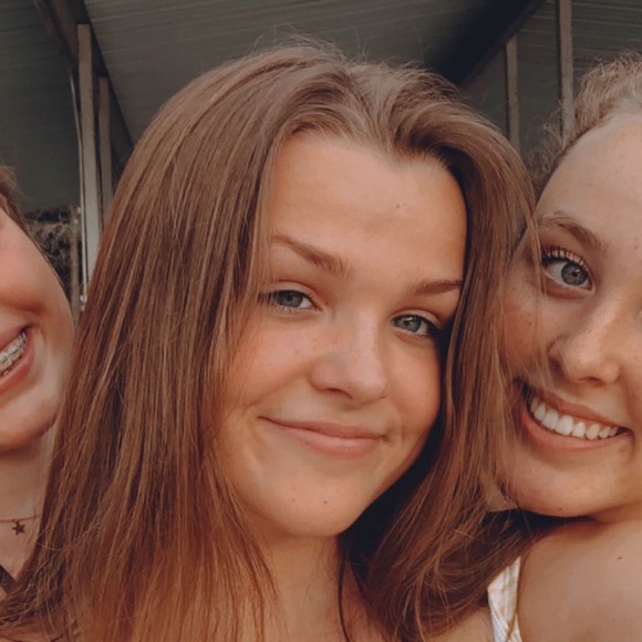 Meet your Posher, Allison - Picture 1 of 1